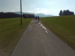 die Straße für uns allein in Richtung Wieskirche